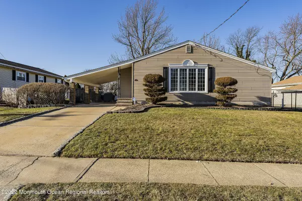 22 Woodshore E, Keyport, NJ 07735