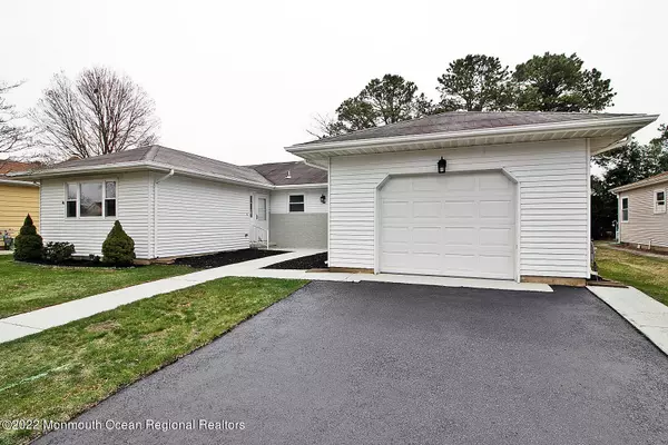 Toms River, NJ 08757,44 Buena Visa Drive