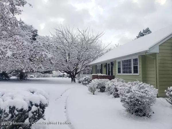 Ewing, NJ 08628,7 Edwards Place