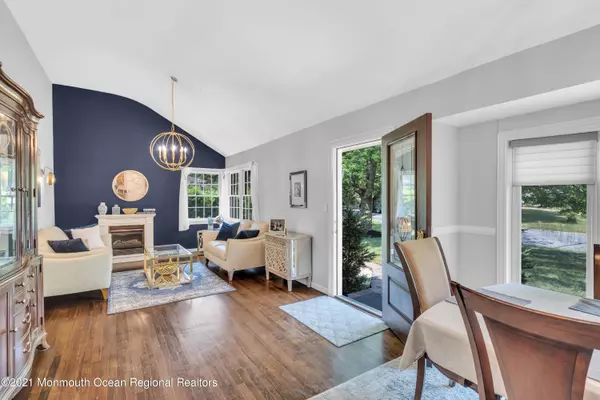 Holmdel, NJ 07733,20 Orchard Avenue W