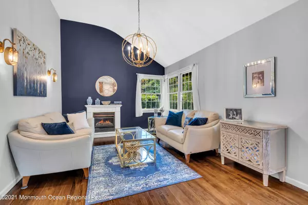 Holmdel, NJ 07733,20 Orchard Avenue W