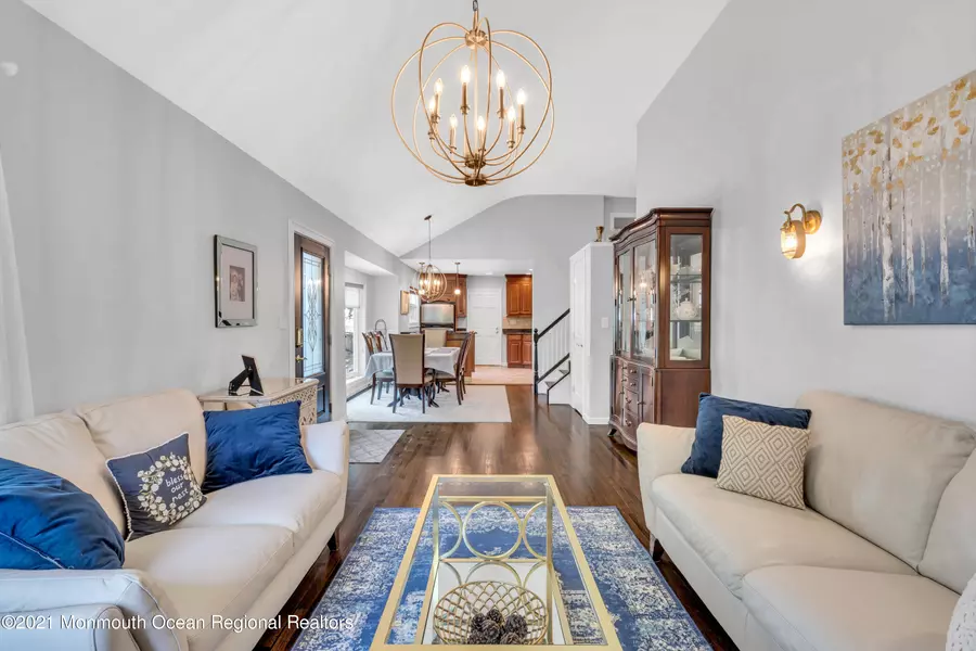 20 Orchard Avenue W, Holmdel, NJ 07733