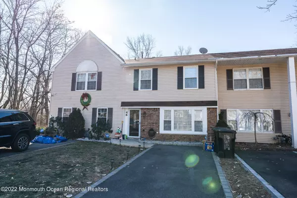 46 Fieldcrest Way, Hazlet, NJ 07730