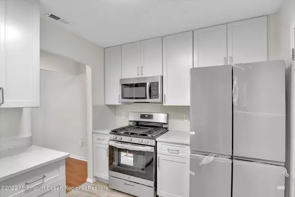 Englishtown, NJ 07726,254 Sunshine Court