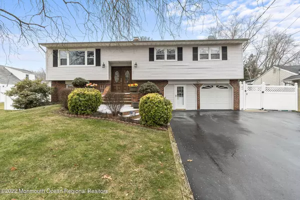 5 Miriam Place, Matawan, NJ 07747