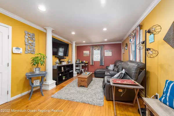 Farmingdale, NJ 07727,321 Colts Neck Road