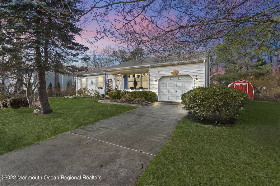 2223 Llewellyn Parkway, Forked River, NJ 08731