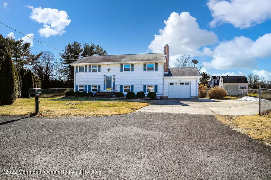 11 Kennedy Drive, Cookstown, NJ 08511