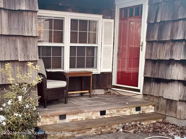 Matawan, NJ 07747,1 Hallandale Drive