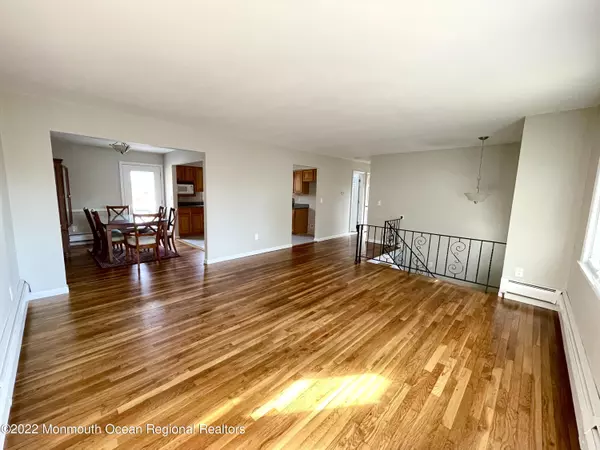 Lanoka Harbor, NJ 08734,511 Cedarwood Drive