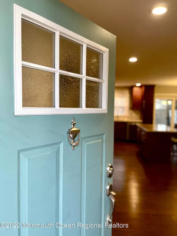 Lanoka Harbor, NJ 08734,412 Sycamore Drive