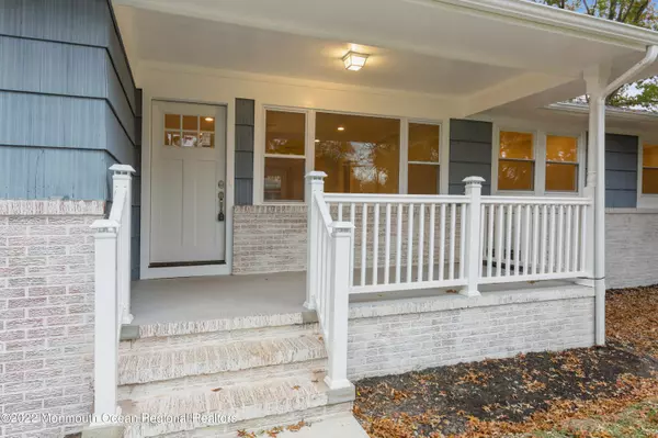 Clark, NJ 07066,1 Skylark Place