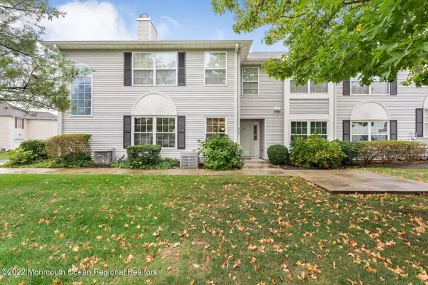 Wall, NJ 07719,35 Racquet Road