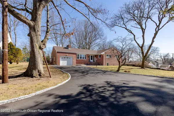 Parlin, NJ 08859,20 University Place