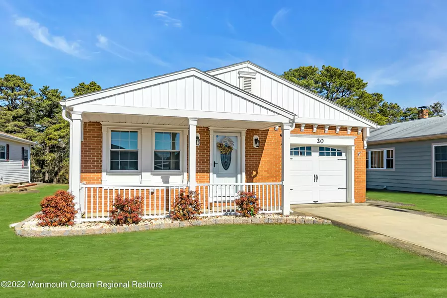 20 Sabinas Street, Toms River, NJ 08757