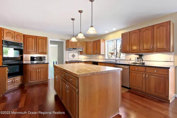 Holmdel, NJ 07733,29 Ashley Drive