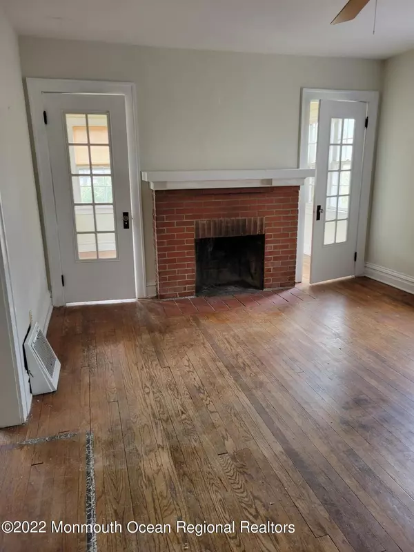 Atlantic Highlands, NJ 07716,20 Wesley Avenue