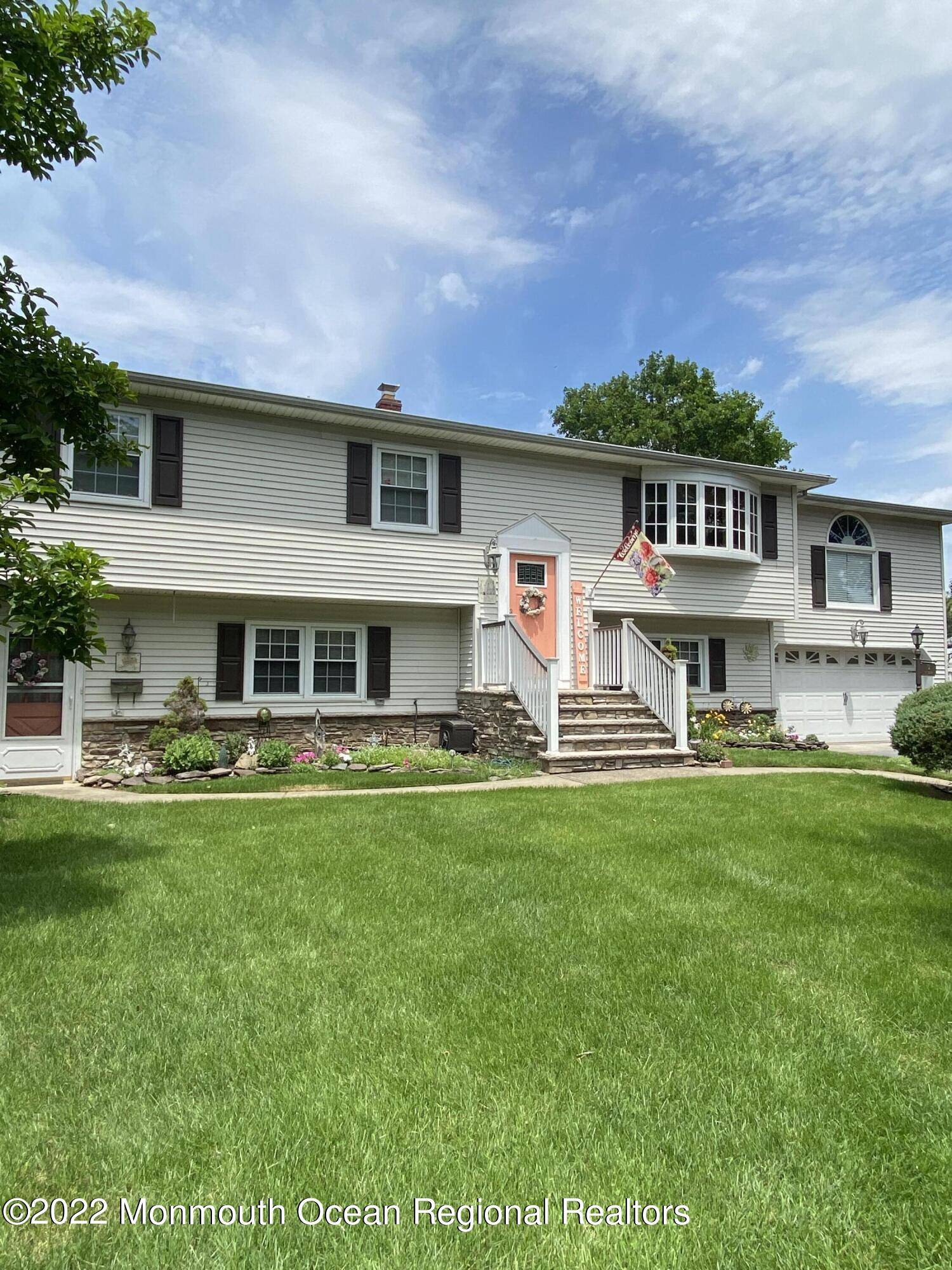 12 Hearle Street, Pequannock, NJ 07440