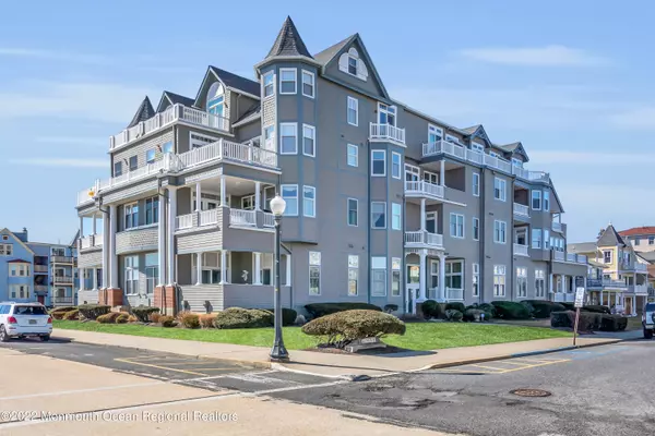 Ocean Grove, NJ 07756,4 Ocean Avenue #15