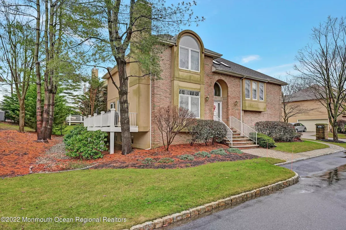 Holmdel, NJ 07733,26 La Jolla Court