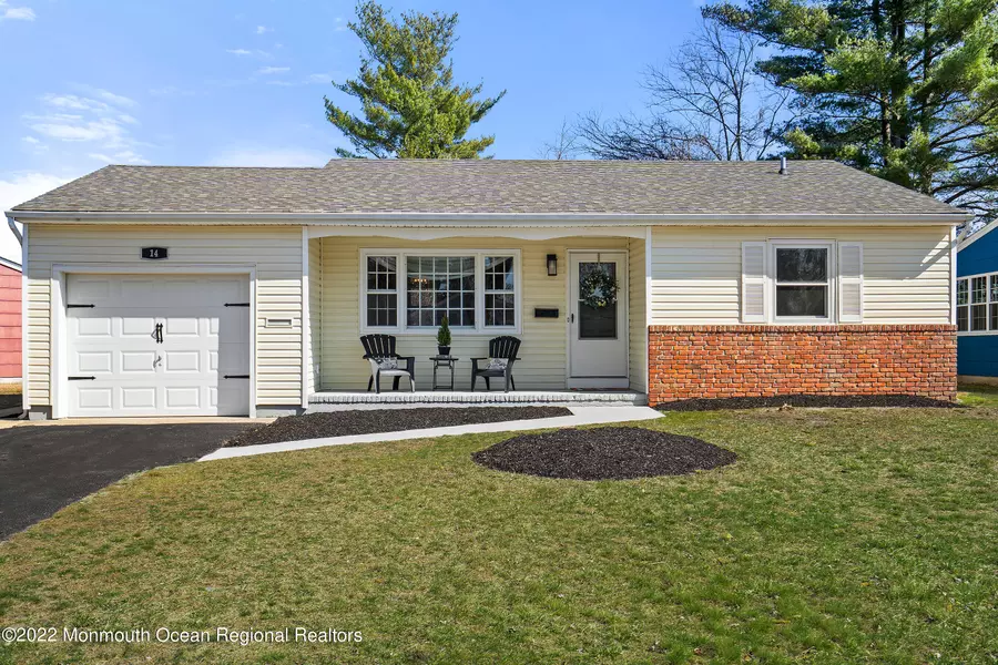 14 Sutherland Court, Toms River, NJ 08757