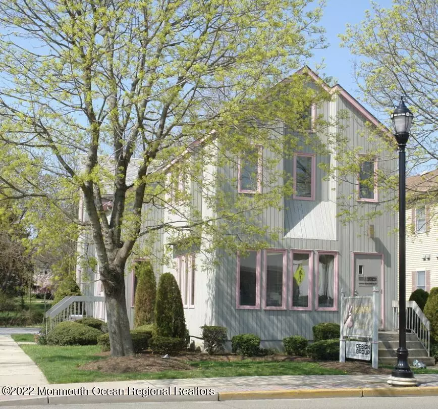 Little Silver, NJ 07739,542 Prospect Avenue