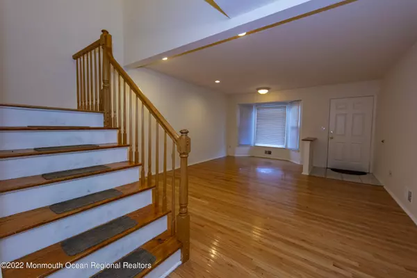 Englishtown, NJ 07726,71 Carriage Lane