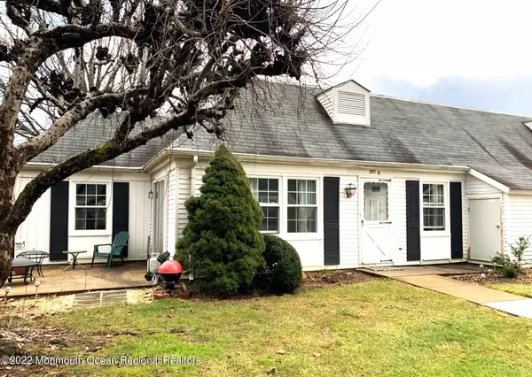 207 Madison Lane #207B, Monroe, NJ 08831