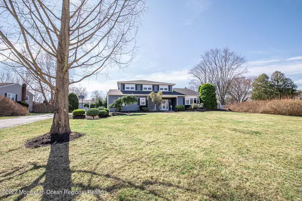 Freehold, NJ 07728,20 Coachman Drive S