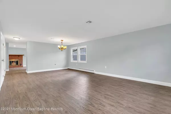 Toms River, NJ 08757,10 Linstead Court