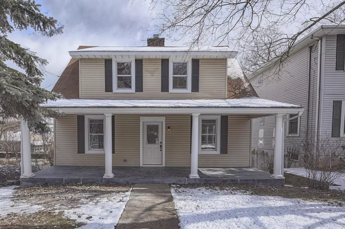 Rumson, NJ 07760,92 E River Road