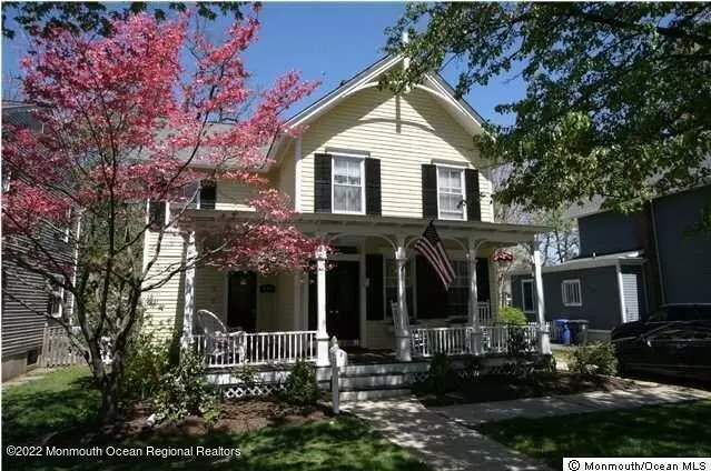 Fair Haven, NJ 07704,839 River Road