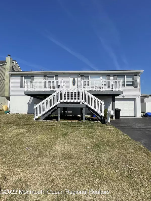 811 Bayview Avenue, Union Beach, NJ 07735