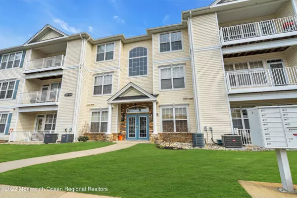 Manalapan, NJ 07726,419 Saint Andrews Place