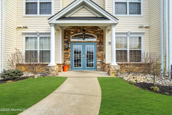 Manalapan, NJ 07726,419 Saint Andrews Place