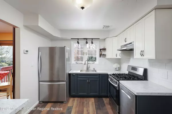 Keyport, NJ 07735,60 Chandler Avenue