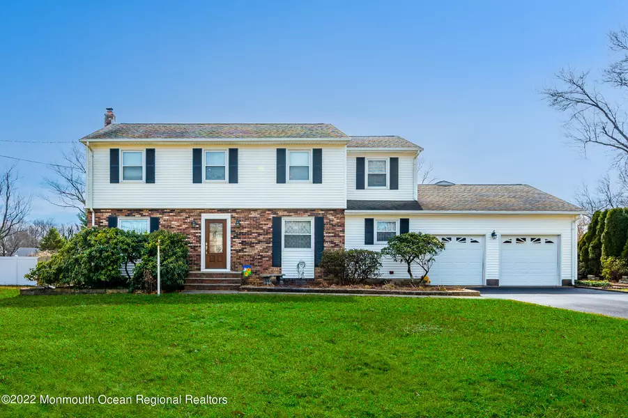 91 Harding Road, Freehold, NJ 07728