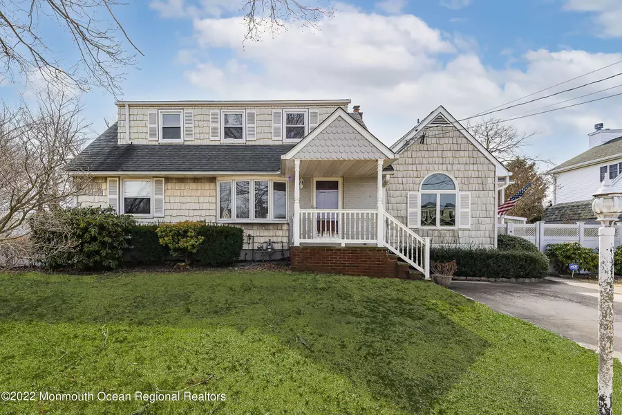 162 Coyne Place, Belford, NJ 07718