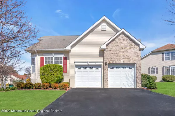 3 Inkberry Lane, Howell, NJ 07731