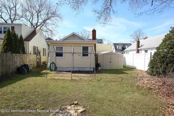 North Middletown, NJ 07748,16 Day Avenue