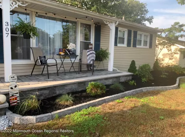 Pine Beach, NJ 08741,307 Monmouth Avenue
