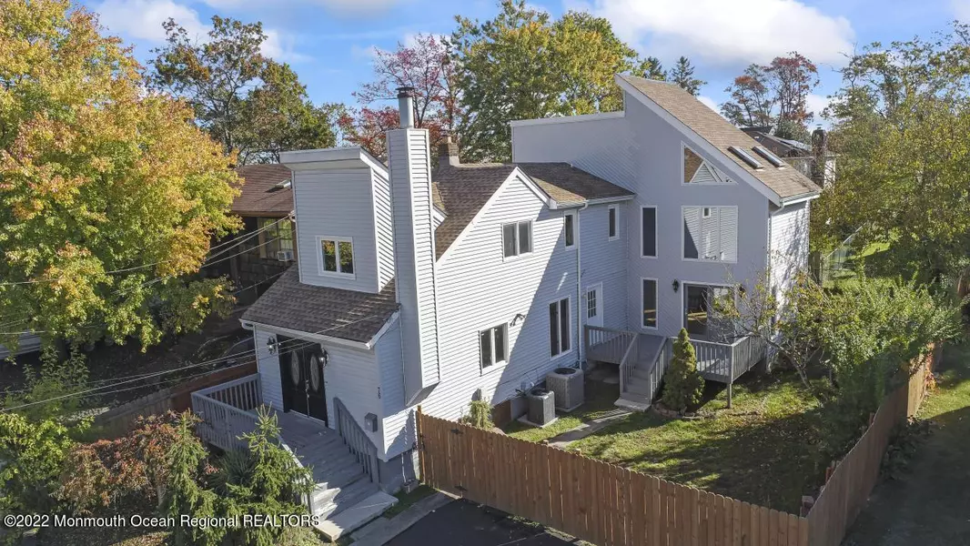 76 Woodland Drive, Keyport, NJ 07735