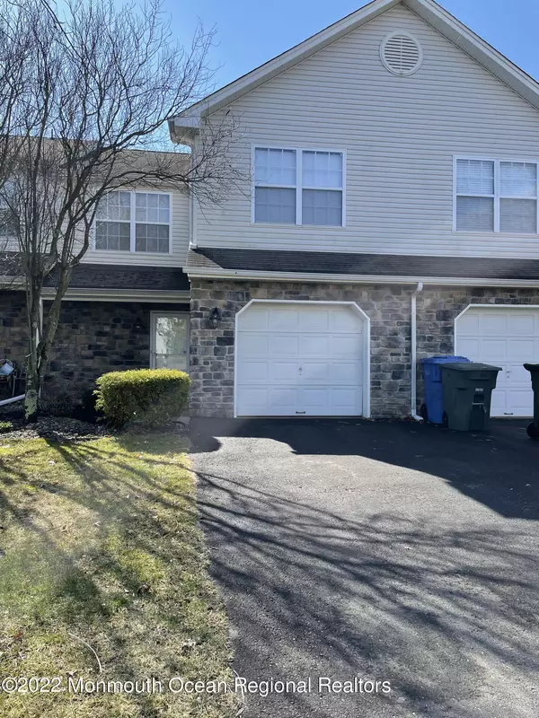 94 San Anita Drive, Tinton Falls, NJ 07753