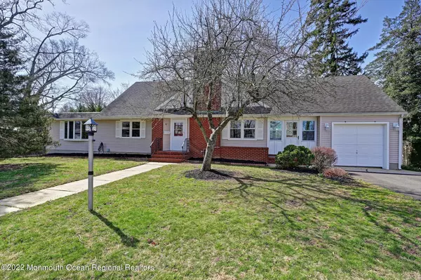 10 Orchard Street, Toms River, NJ 08753