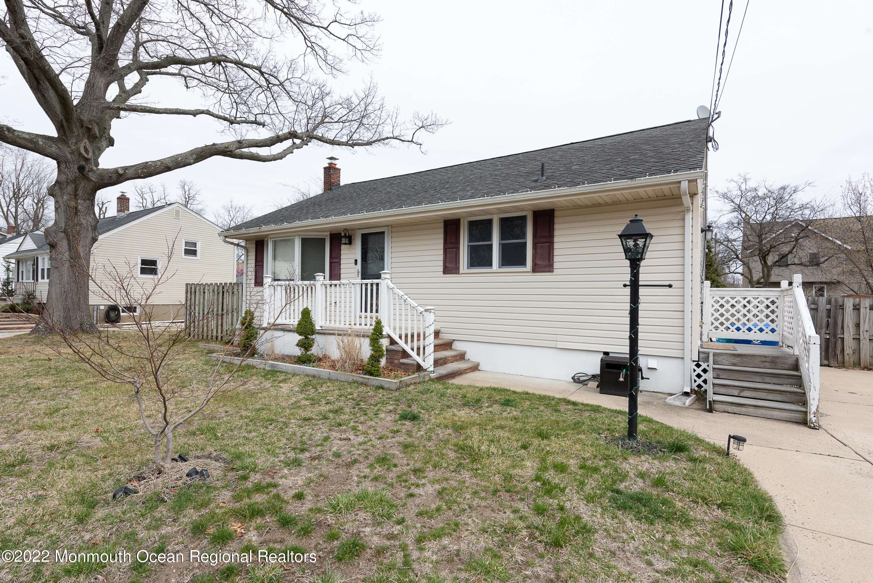 Leonardo, NJ 07737,12 Birchwood Place