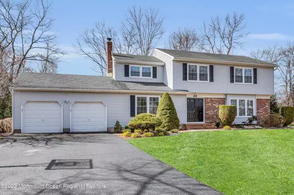 Manalapan, NJ 07726,39 Apache Drive