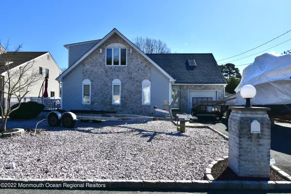 5 Crowder Drive, Toms River, NJ 08753