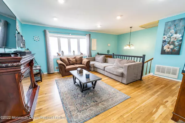 Keyport, NJ 07735,979 S Concourse