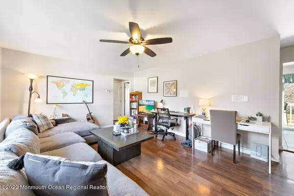 Atlantic Highlands, NJ 07716,41 King James Lane