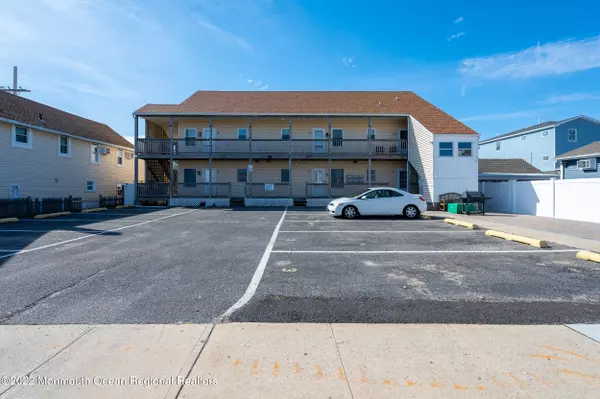 Seaside Heights, NJ 08751,113 Lincoln Avenue ##3